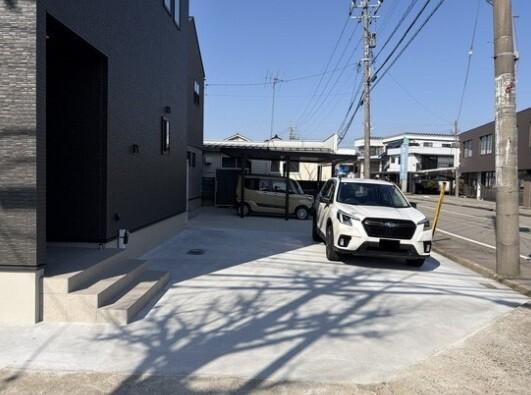 大泉東町貸家（1） 駐車場