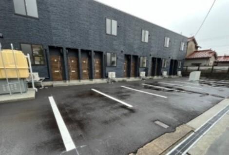 グランスイート大町（105） 駐車場