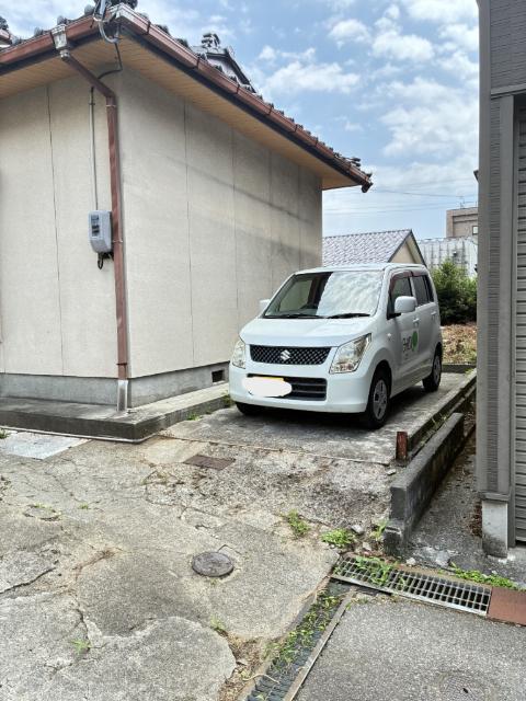 富山市今泉37-2貸家 駐車場