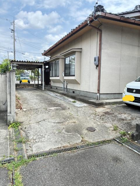 富山市今泉37-2貸家 駐車場