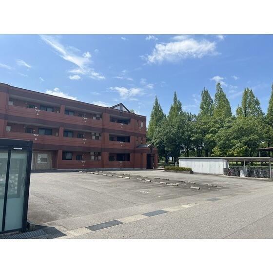 ポラリス北極星（202） 駐車場