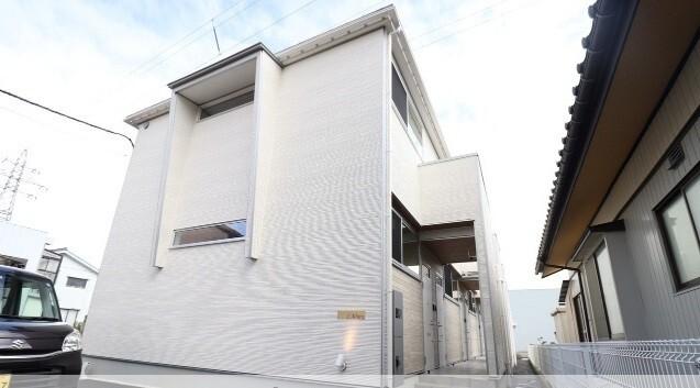 Ｌ’Ａｌｌｕｒｅ（106） 外観