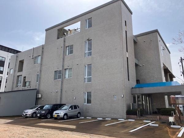 射水市本町2丁目住居付きビル 外観
