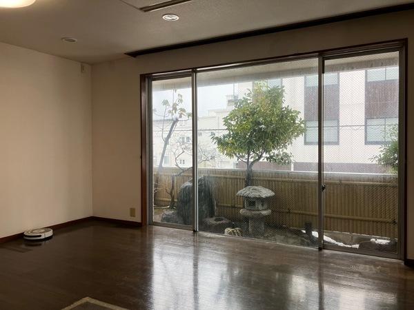 射水市本町2丁目住居付きビル リビング