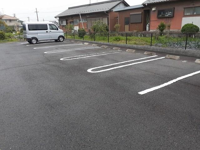 フィオーレ（203） 駐車場