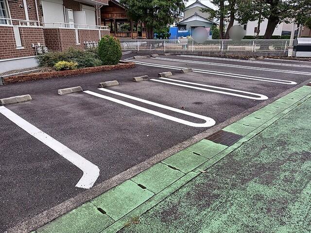 Ｂｒｅｅｚｅ（102） 駐車場