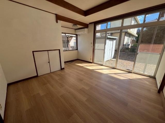 若葉台8丁目貸家54 リビング