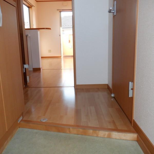 可児市下恵土アパート 玄関