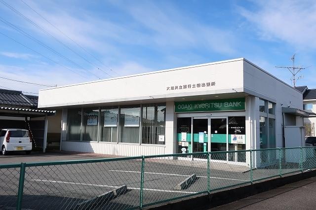 大垣共立銀行：300m