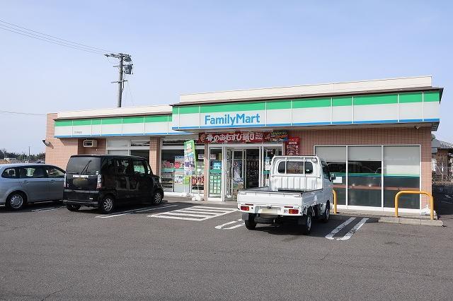 ファミリーマート：850m