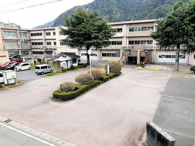 坂祝小学校：750m