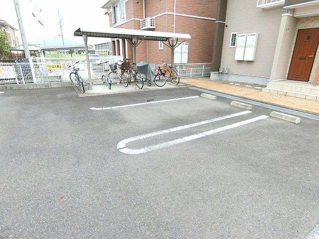 インフィニティＡ（103） 駐車場