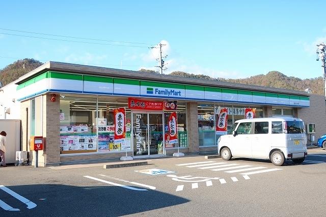 ファミリーマート：1700m