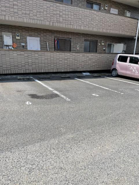 ハイツ杉松（101） 駐車場