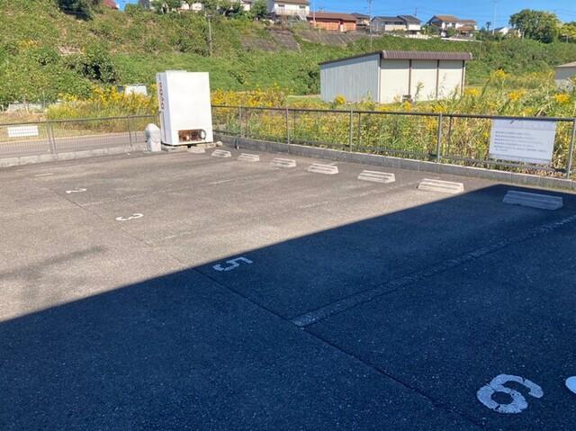 セジュールプランタン　華棟（210） 駐車場