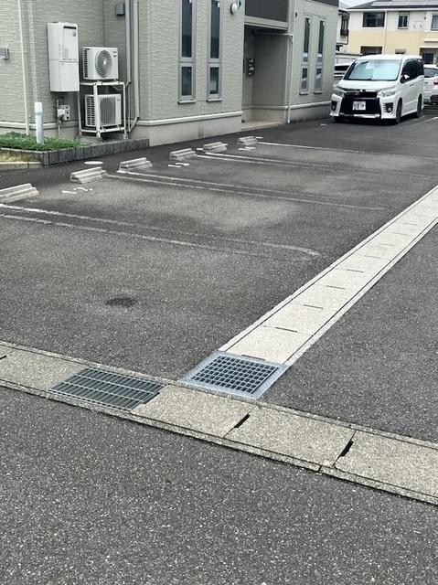 セジュール　三ツ池　Ｂ棟（105） 駐車場