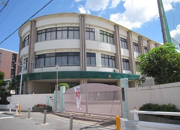 大阪市立三軒家西小学校：486m
