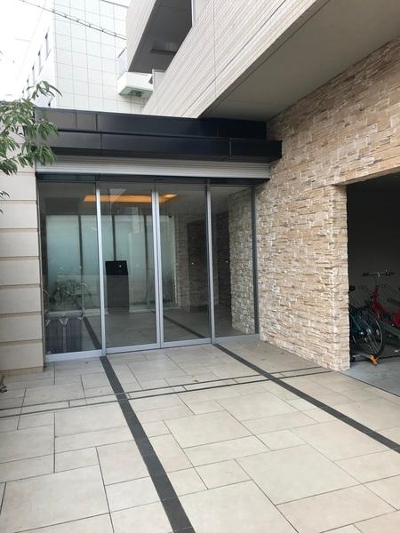 スプランディッド大阪WEST ロビー