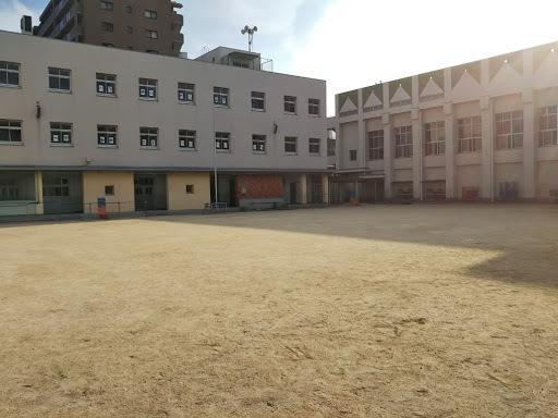 大阪市立南恩加島小学校：362m