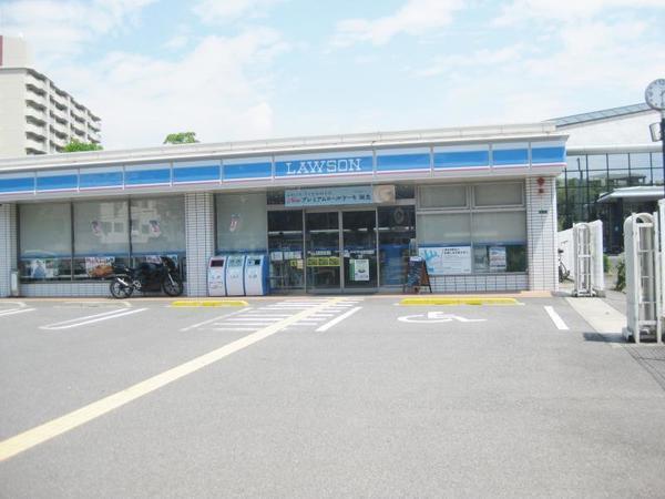 ローソンマリンテニスパーク北村店：131m