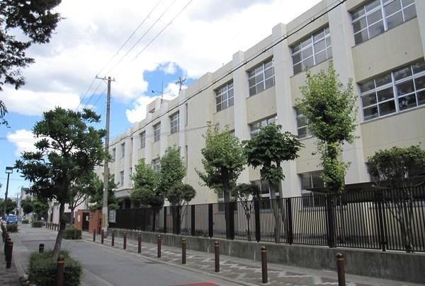 大阪市立平尾小学校：419m