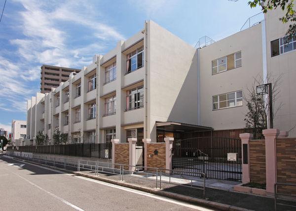 大阪市立三軒家東小学校：447m