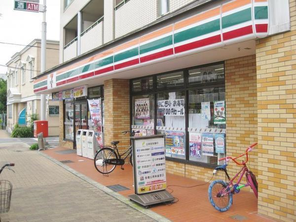 セブンイレブン大阪三泉市場通店：231m