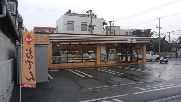 セブンイレブン大阪鶴町3丁目店：192m