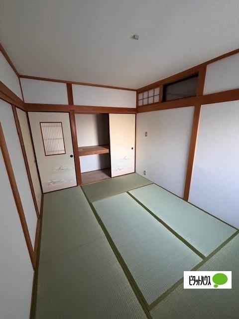山之内3丁目貸家 収納