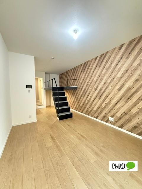 Nesta Residence 大正（202） リビング