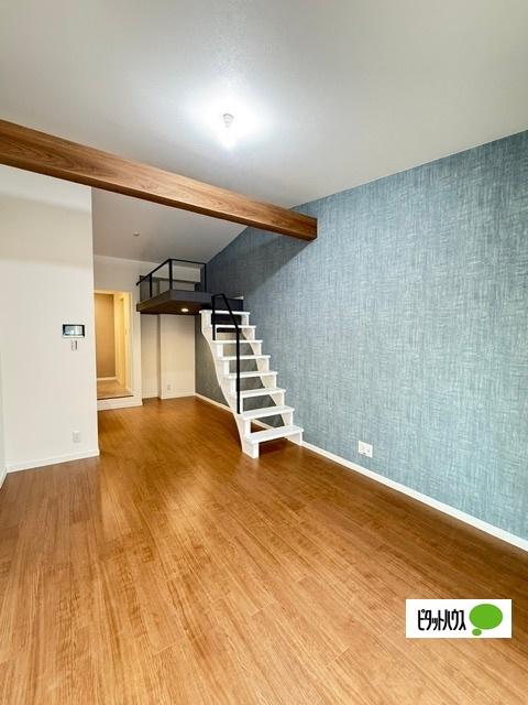 Nesta Residence 大正（302） リビング