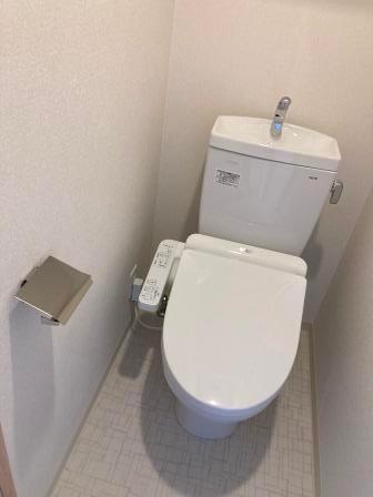 ファステート大正駅前トロフィ トイレ