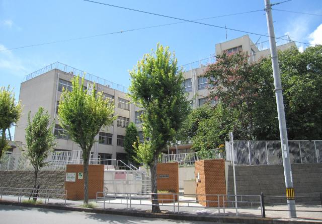 大阪市立大正北中学校：247m
