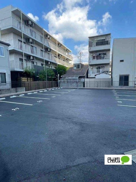 プレジオ大正 駐車場