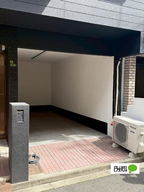 大阪市大正区鶴町一戸建 駐車場