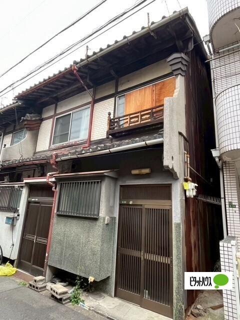 大正駅よりバス7分 築30年5ヶ月 2階建の賃貸物件