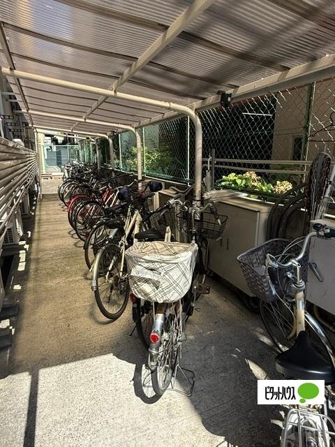 ルネ市岡（408） 駐車場