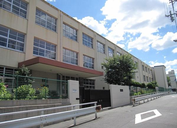 大阪市立北恩加島小学校：324m