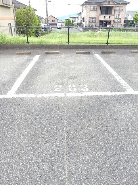 グローリーヒルズ希ヶ丘（203） 駐車場