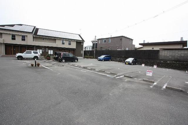 ジェネシスⅢ番館（101） 駐車場