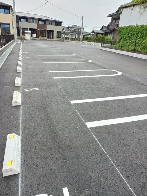 グランツ向屋敷　Ⅱ（104） 駐車場