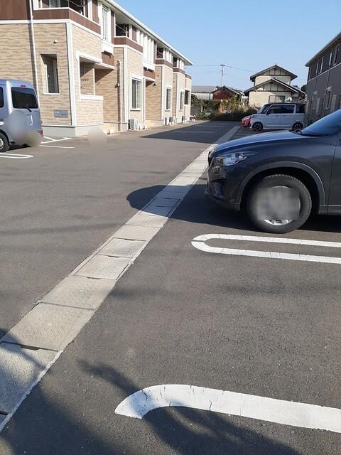 アヴニール　ベルⅡ（202） 駐車場