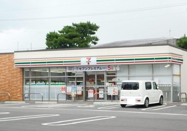 セブンイレブン：300m
