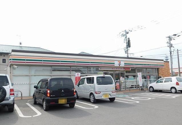 セブンイレブン：950m