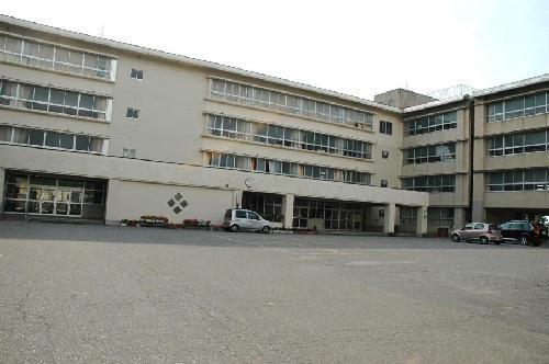 金沢市立伏見台小学校：193m