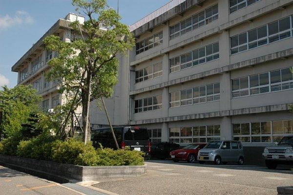 金沢市立富樫小学校：300m