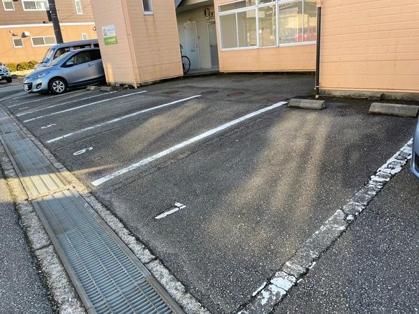 ベルティハイム（202） 駐車場