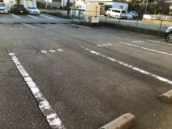 クレアールM（306） 駐車場