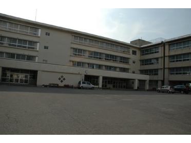 金沢市立伏見台小学校：351m