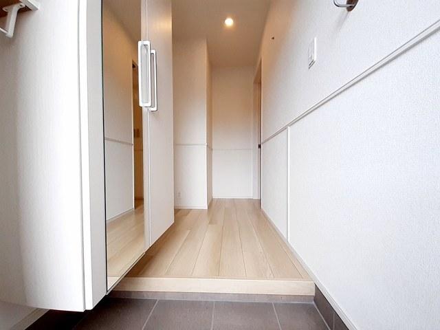 アクア　ローダ（103） 玄関